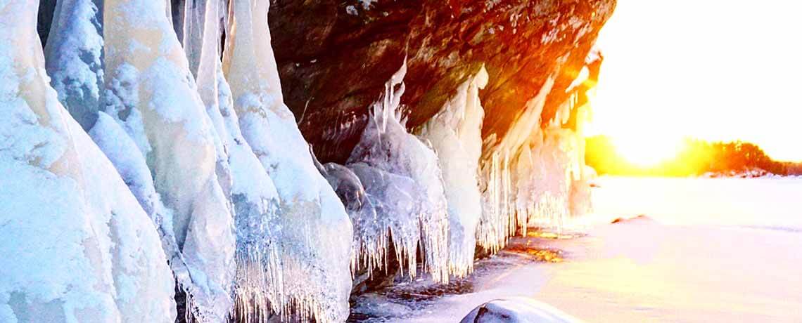 Ice Rocks in Voyageurs National Park_Abdiel Nieves