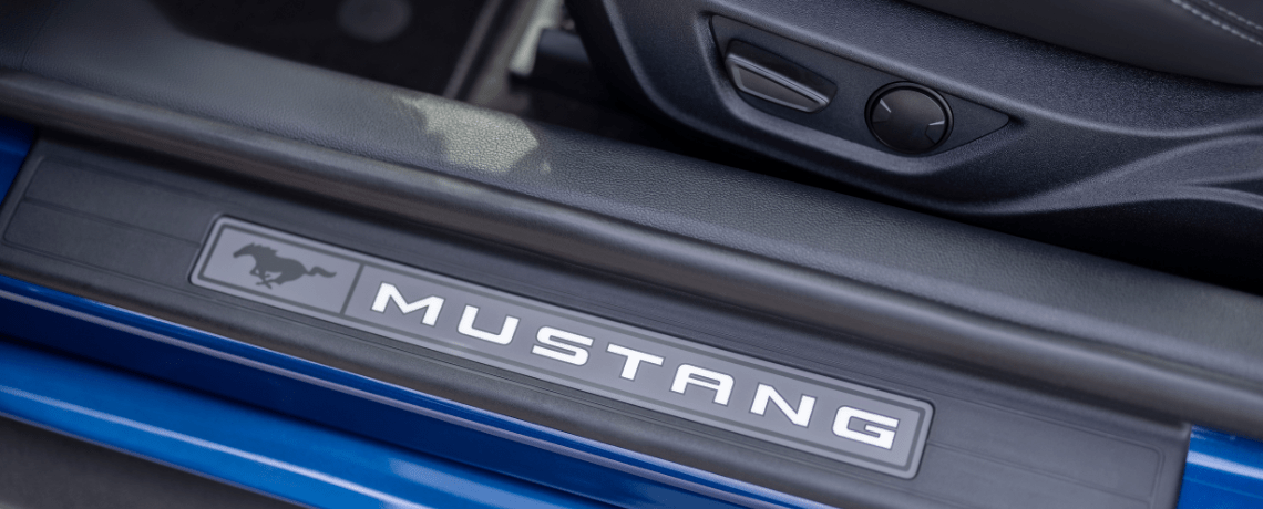 2024 Review Ford Mustang Coupe interior
