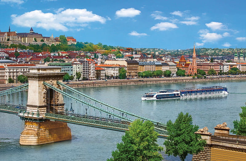 Danube river cruise in Budapest