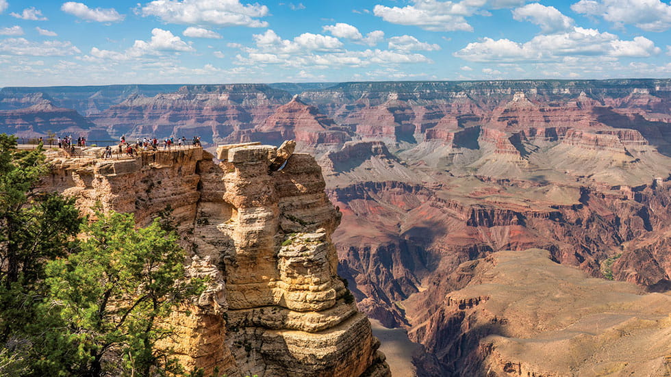 View of Mather Point from the Rim Trail along the Grand Canyon’s South Rim. Photo by Craig Zerbe/Stock.Adobe.com