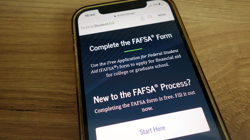FASFA form page on mobile phone, FederalStudentAid